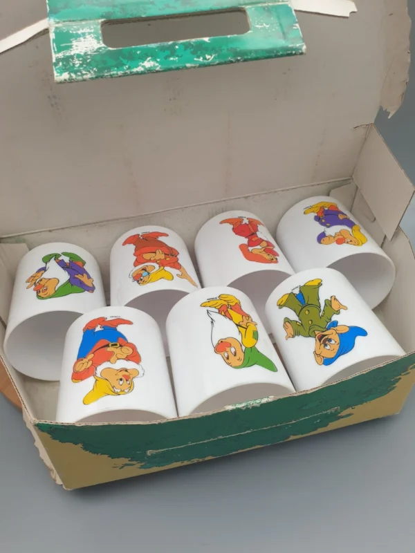 Vintage - Snow White drink cups Vintage Snow White Drink Cups 16