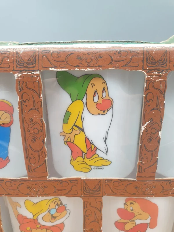 Vintage - Snow White drink cups Vintage Snow White Drink Cups 18