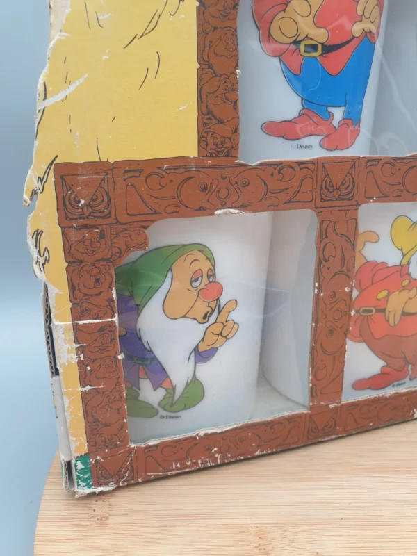 Vintage - Snow White drink cups Vintage Snow White Drink Cups 8